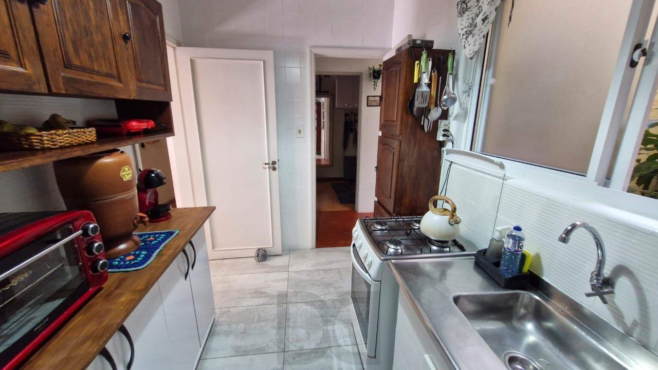 Apartamento no Menino Deus com 2 dormitórios e dependência de empregada com banheiro — foto 3