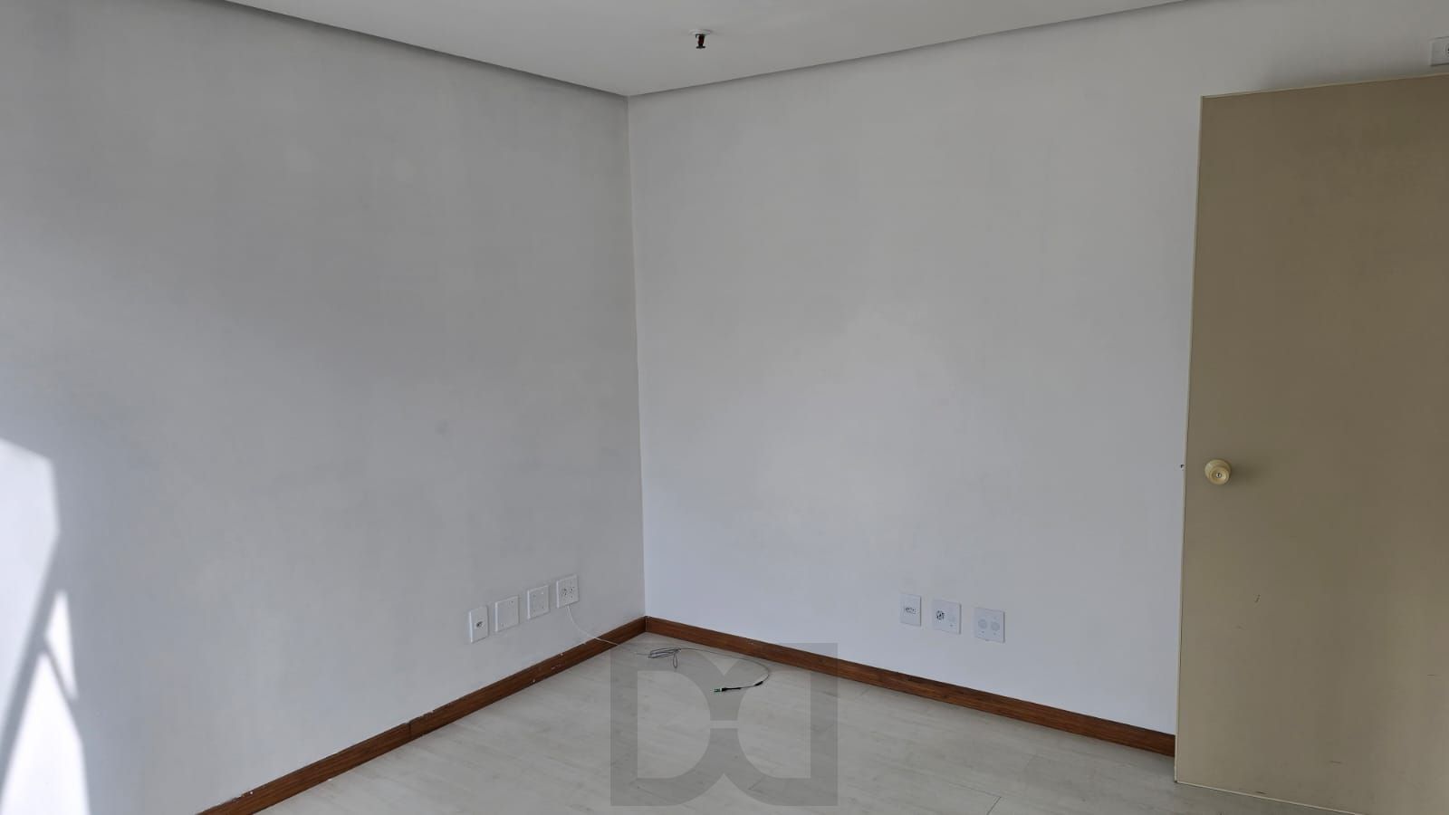 Sala a venda no Menino Deus — foto 3