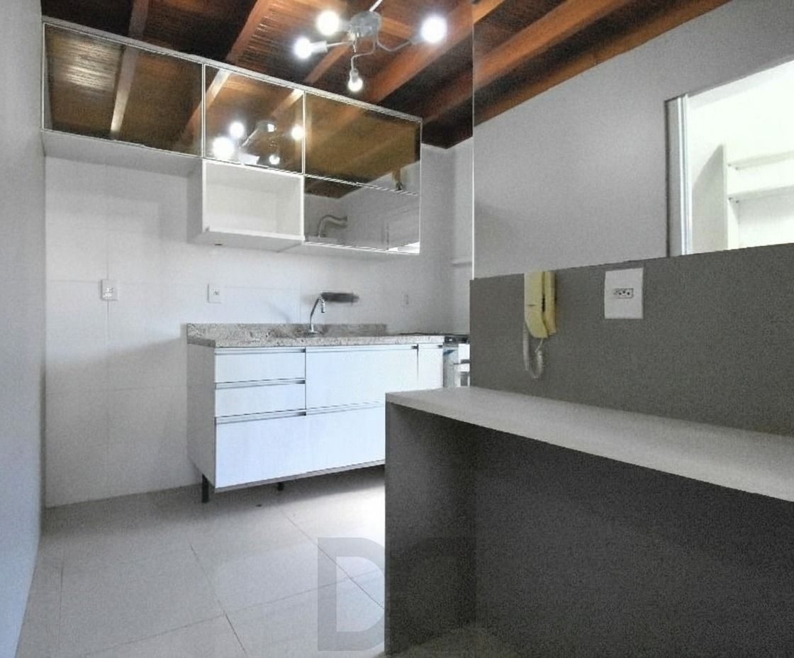 APARTAMENTO 2 DORMITÓRIOS COM 1 VAGA E SACADA COM CHURRASQUEIRA — foto 8
