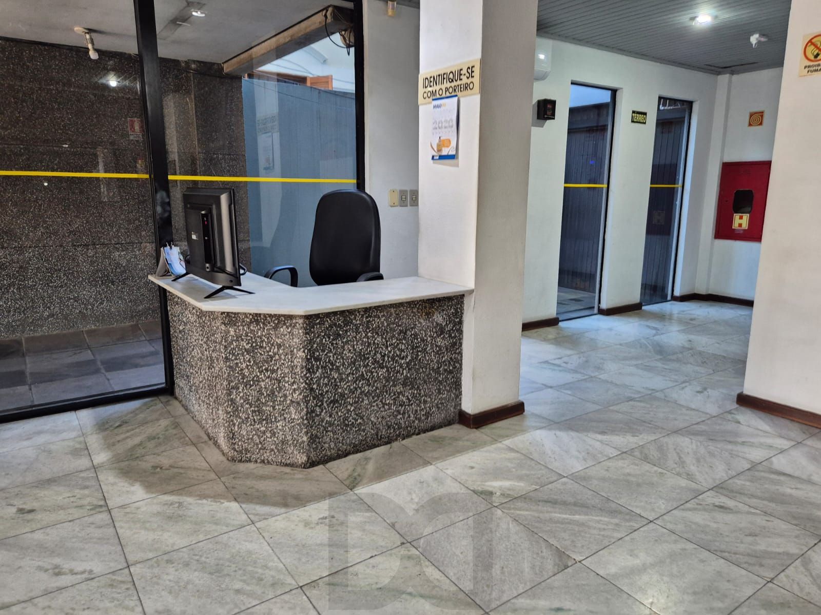 Sala comercial desocupada — foto 9