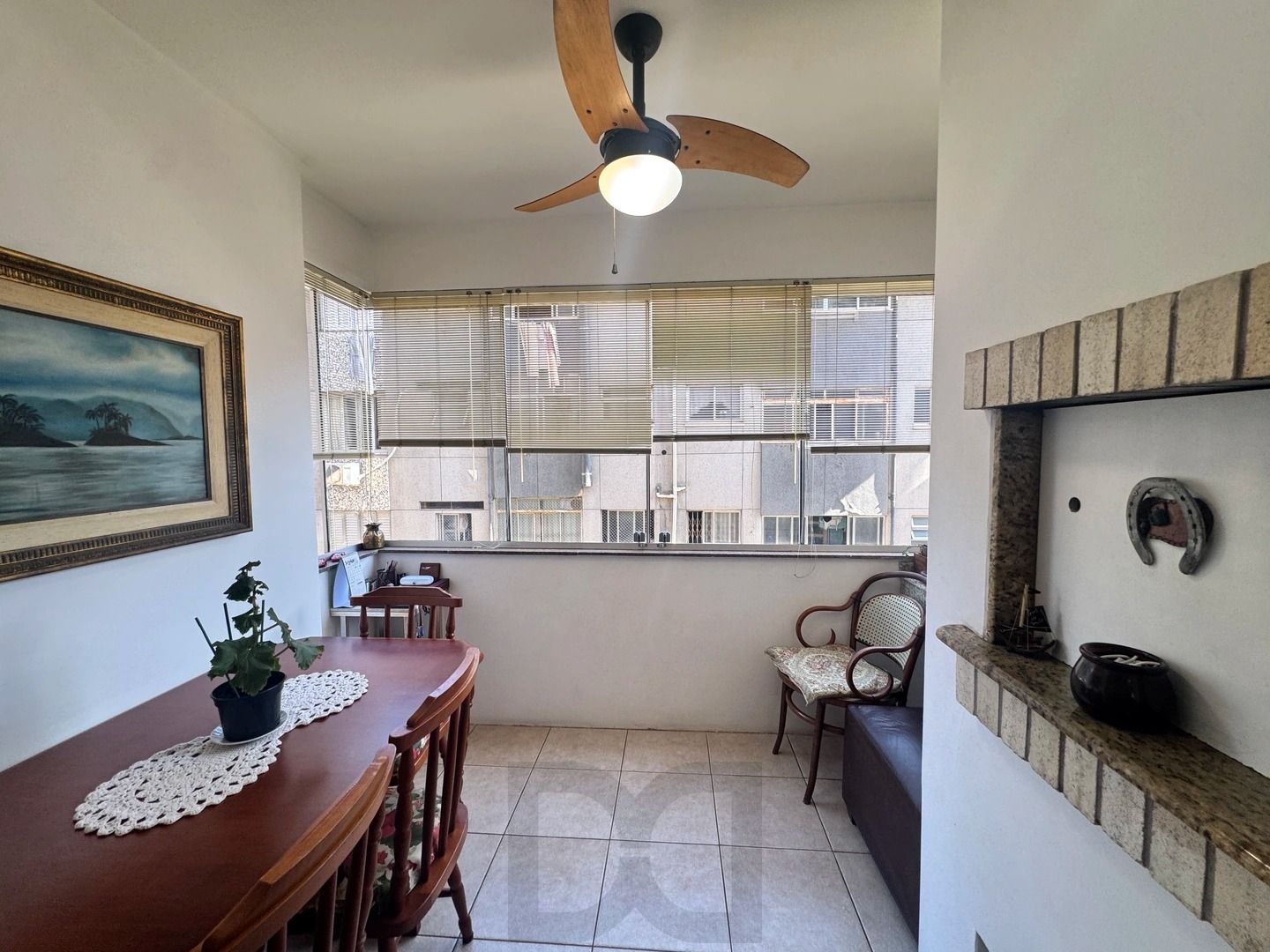 Apartamento dois dormitórios ( uma suíte) garagem/depósito Bairro Menino Deus — foto 6