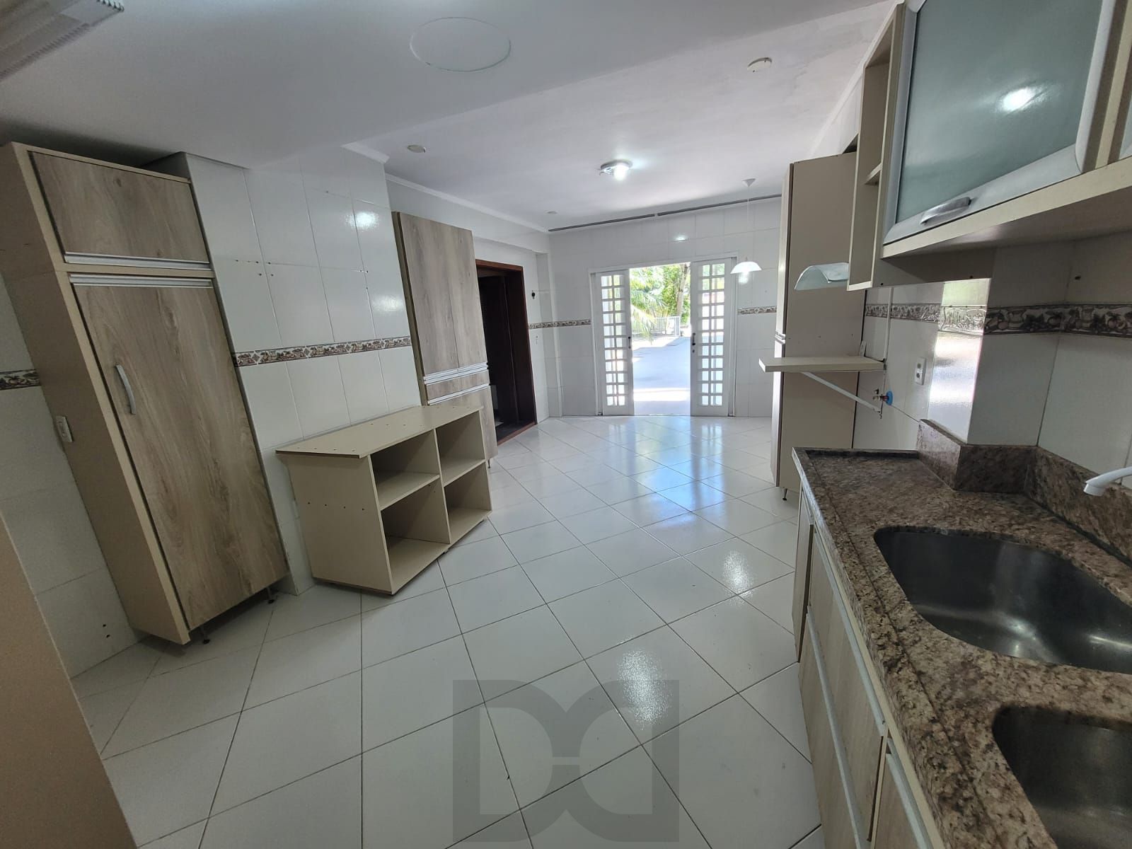 Casa no bairro Ipanema com 291 m² de área privativa e 8 garagens — foto 12