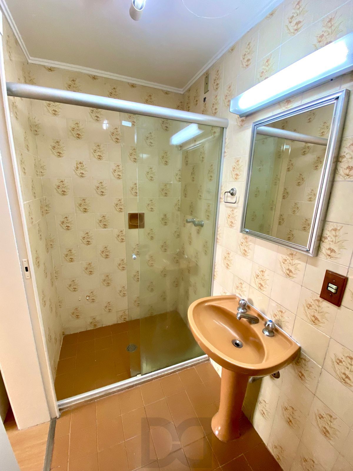Apartamento1 dormitório, patio, vaga de garagem predio com elevador Menino Deus — foto 10
