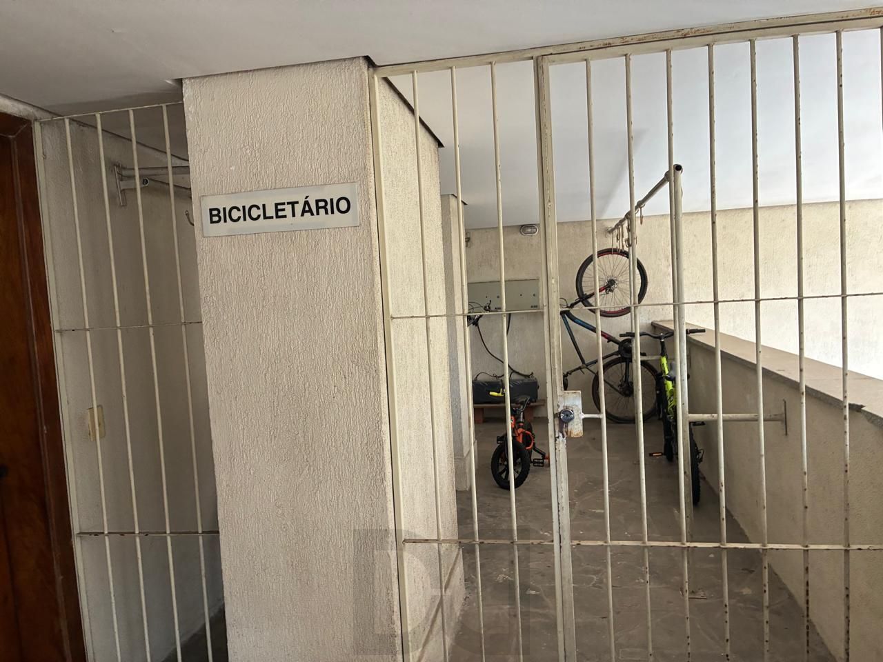 ÓTIMO APARTAMENTO 2 DORMITÓRIOS COM VAGA ESCRITURADA NO MENINO DEUS — foto 95