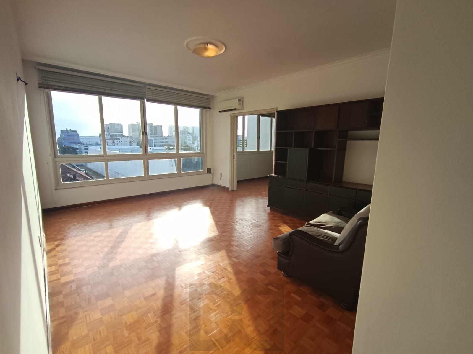 Apartamento 3 dormitórios - 132,00 m² - 1 vaga - MENINO DEUS — foto 3