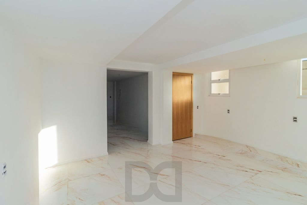Excelente Apartamento 3 Dormitórios , 149 m², Avenida Borges de Medeiros !!! Valor Imperdível!! — foto 4