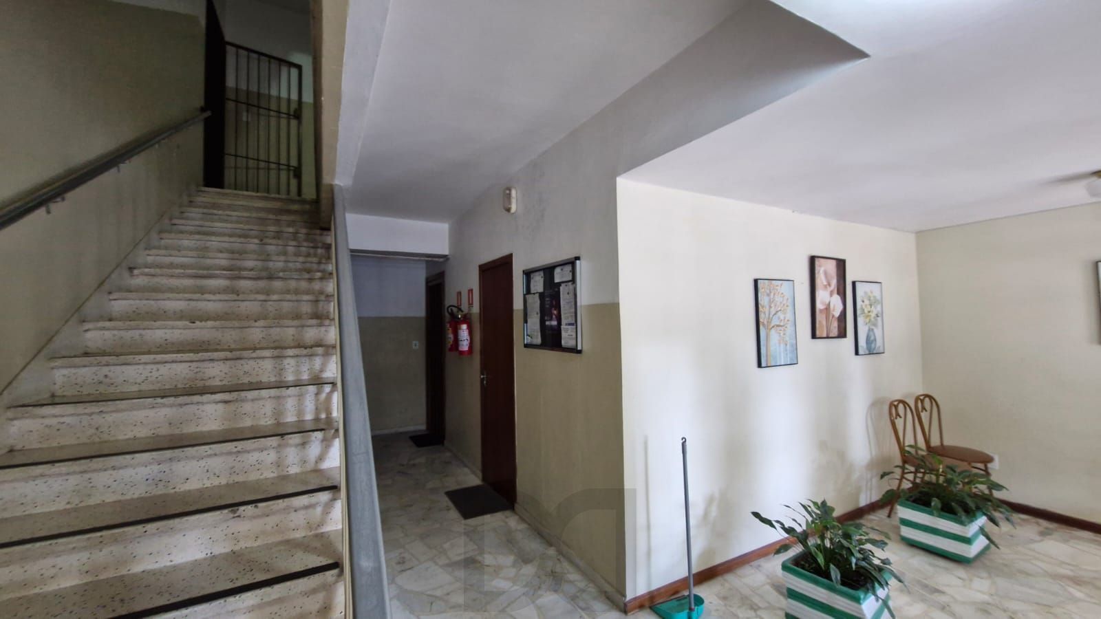 Apartamento no Menino Deus com 2 dormitórios e dependência de empregada com banheiro — foto 19