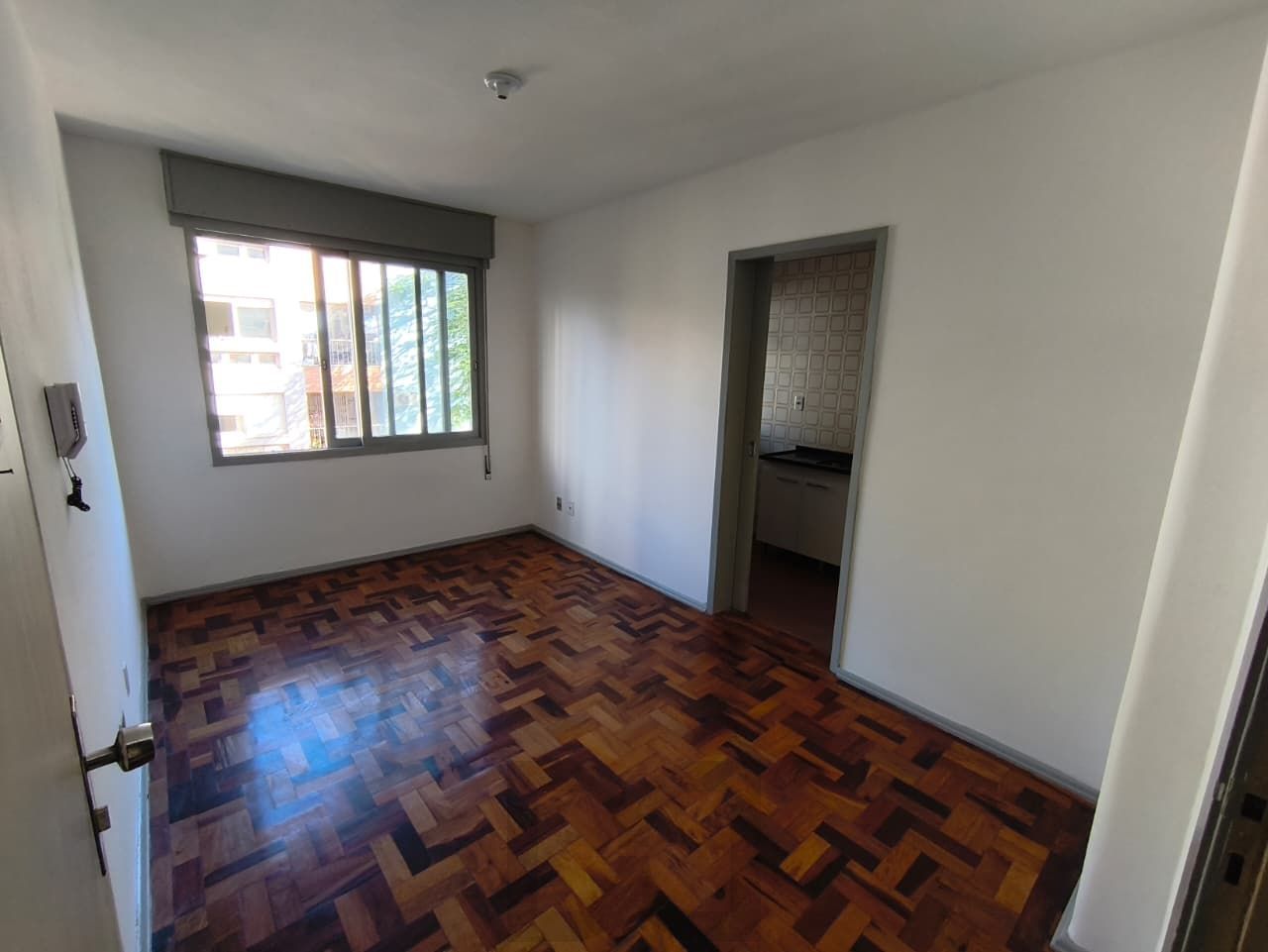 APARTAMENTO DE 1 DORMITÓRIO NO MENINO DEUS — foto 2
