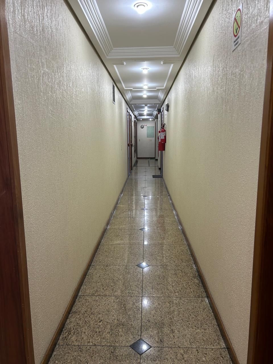 SALA COMERCIAL - 25,81m² - 1 vaga coberta -MENINO DEUS — foto 3