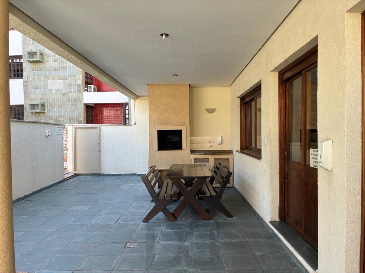 ÓTIMO APARTAMENTO 2 DORMITÓRIOS COM VAGA ESCRITURADA NO MENINO DEUS — foto 76