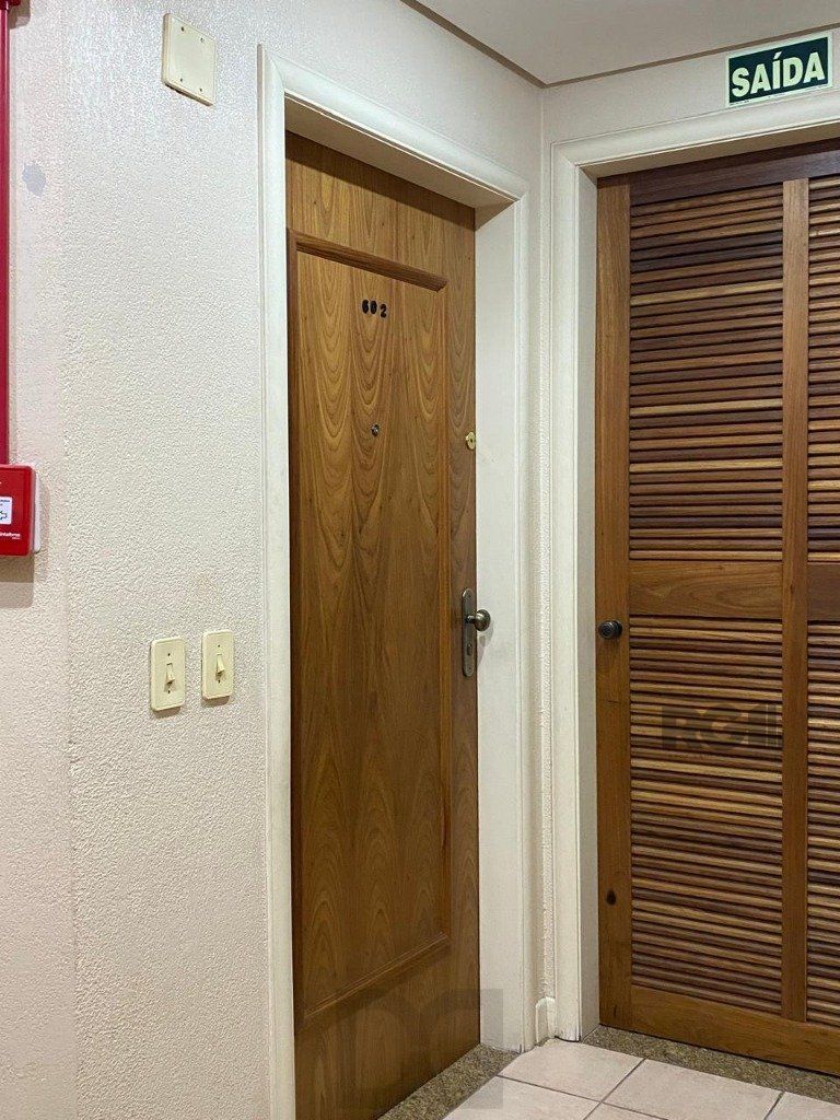 apartamento - 3 dormitórios - 1 vaga - 79,96 m² - MENINO DEUS — foto 3