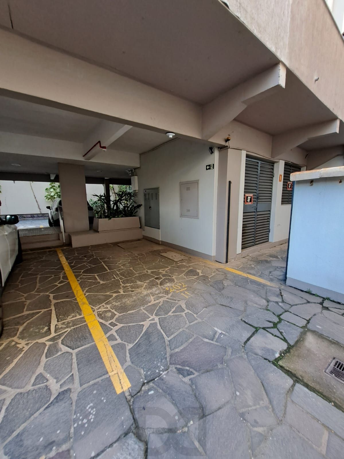 Apartamento 3 dormitórios com vaga na Getúlio Vargas - Menino Deus — foto 25
