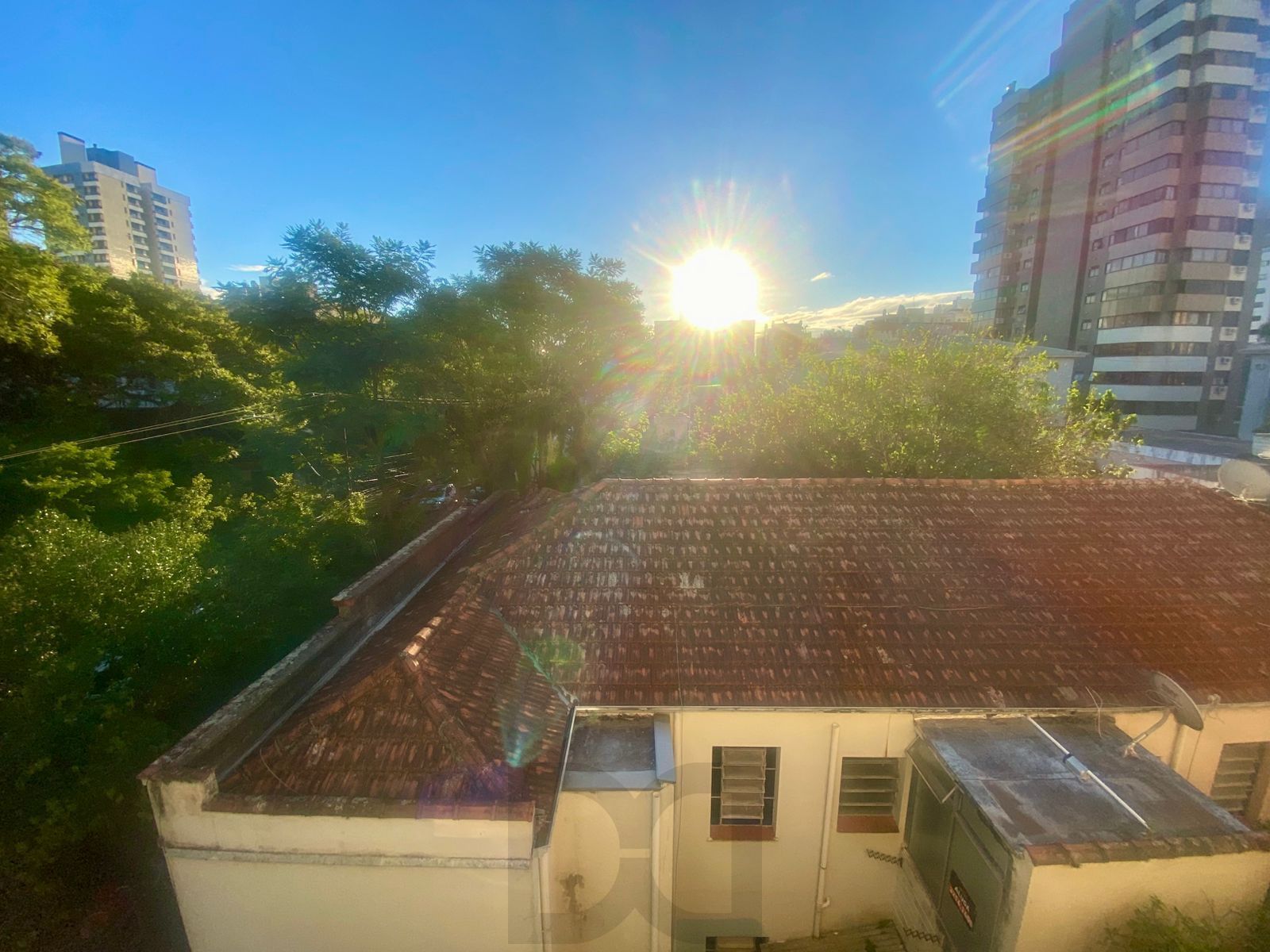 Apartamento 2 dormitórios reformado 50m2 bairro Menino Deus — foto 10