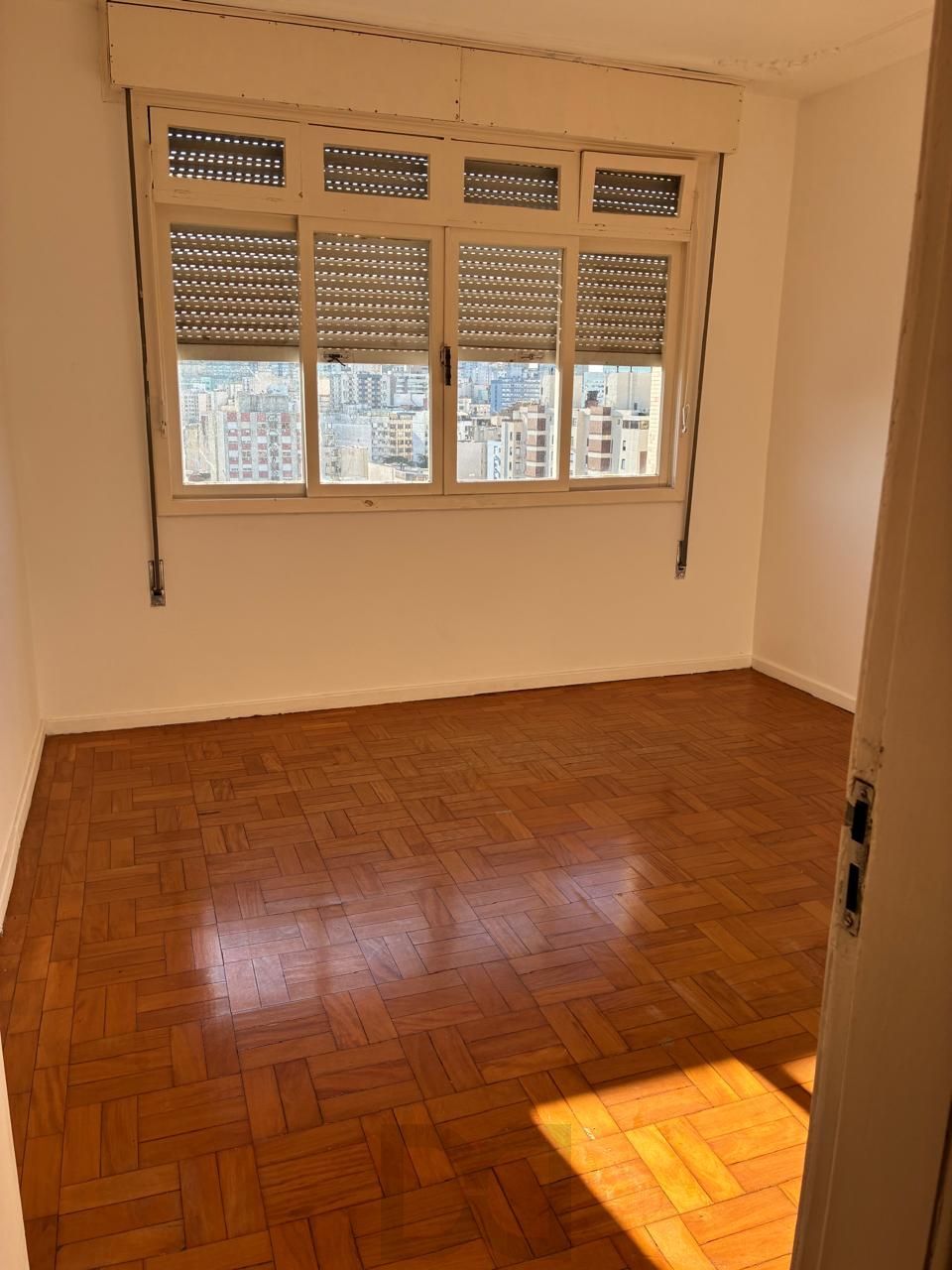 AMPLO APARTAMENTO DE 3 DORMITÓRIOS NA CIDADE BAIXA — foto 34