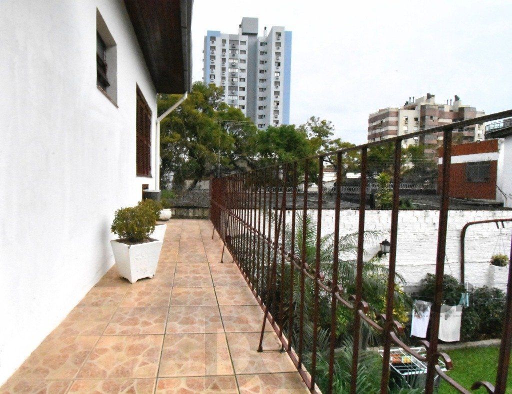 CASA - 5 dorms. - 3 vagas - 290 m² - MENINO DEUS — foto 42