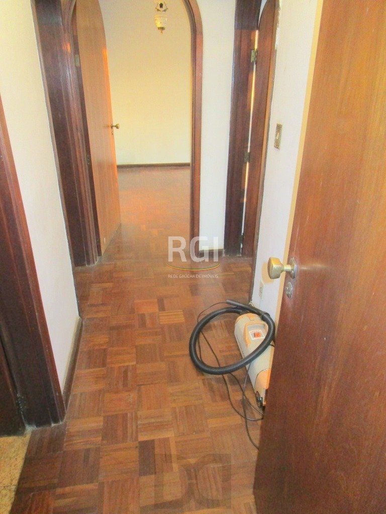 Apartamento para Venda - 145m², 3 dormitórios, sendo 1 suites, 2 vagas - Menino Deus — foto 8