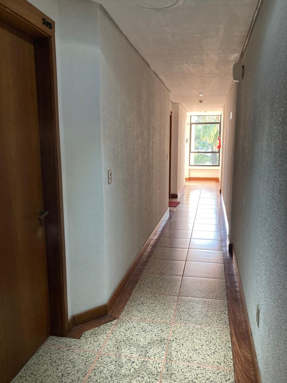 ÓTIMA SALA COM 37 METROS PRIVATIVOS E BOX ESCRITURADO — foto 8