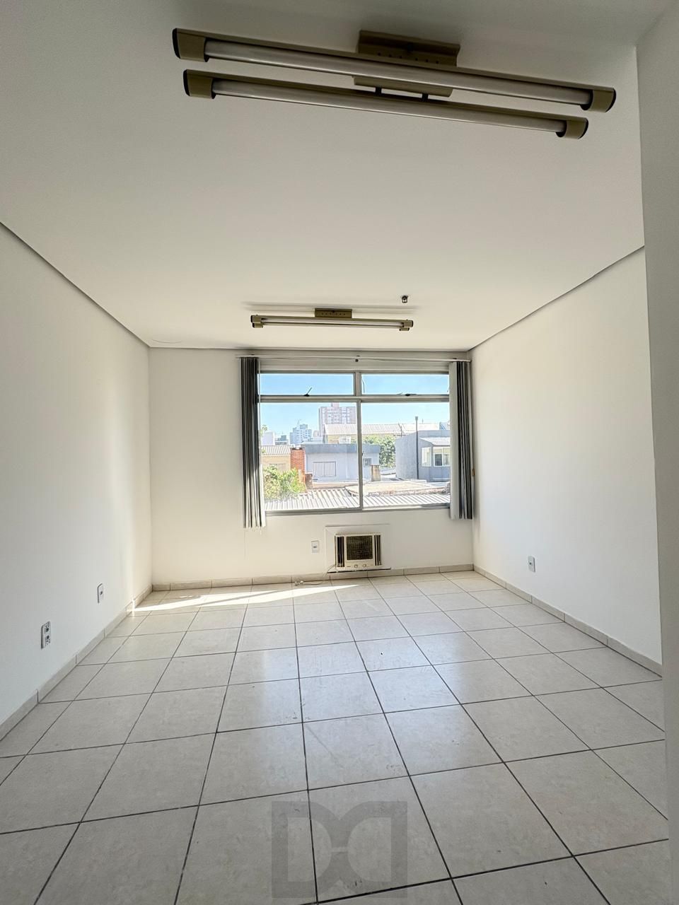 Sala comercial desocupada — foto 6