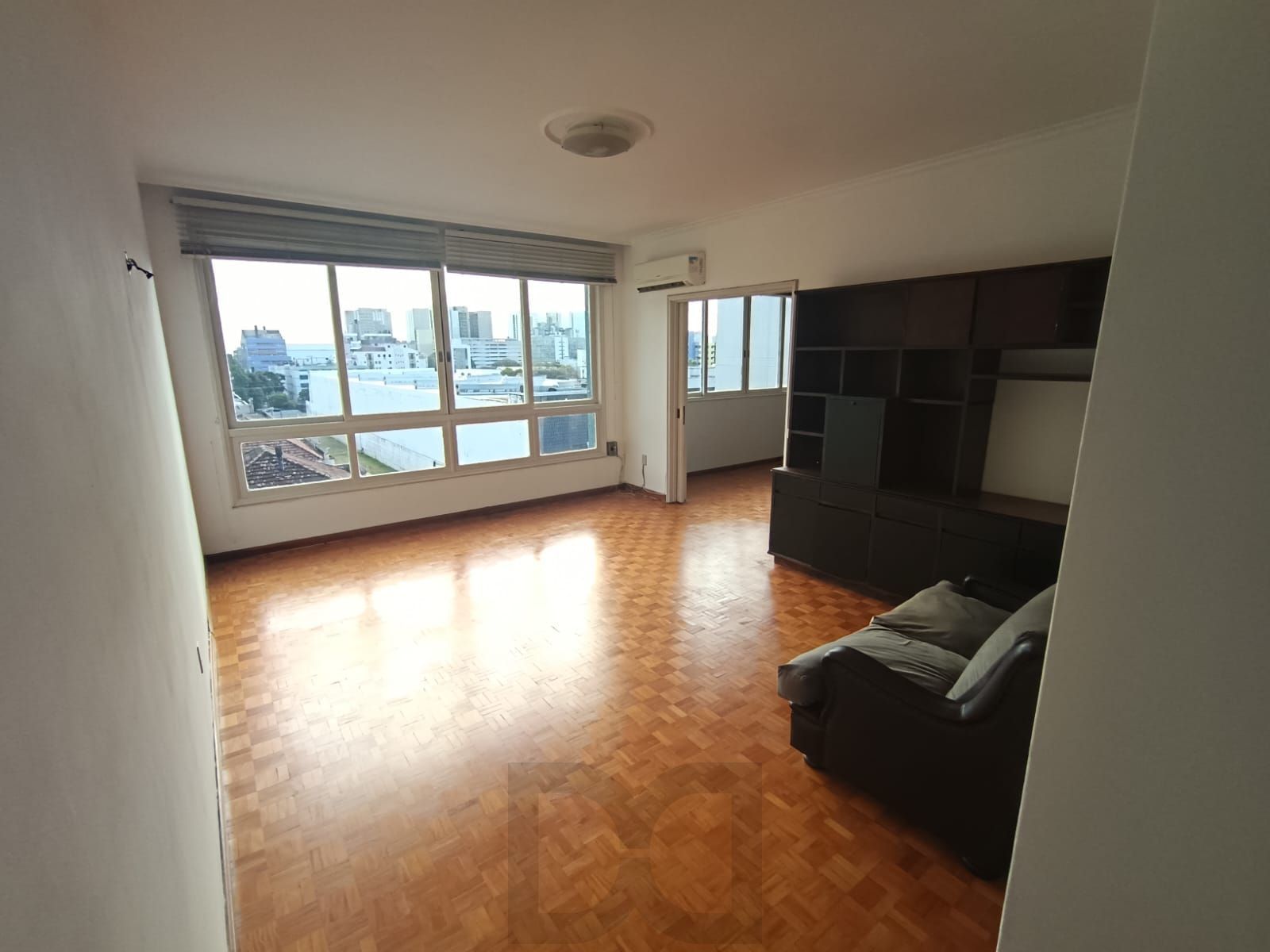 Apartamento 3 dormitórios - 132,00 m² - 1 vaga - MENINO DEUS — foto 4
