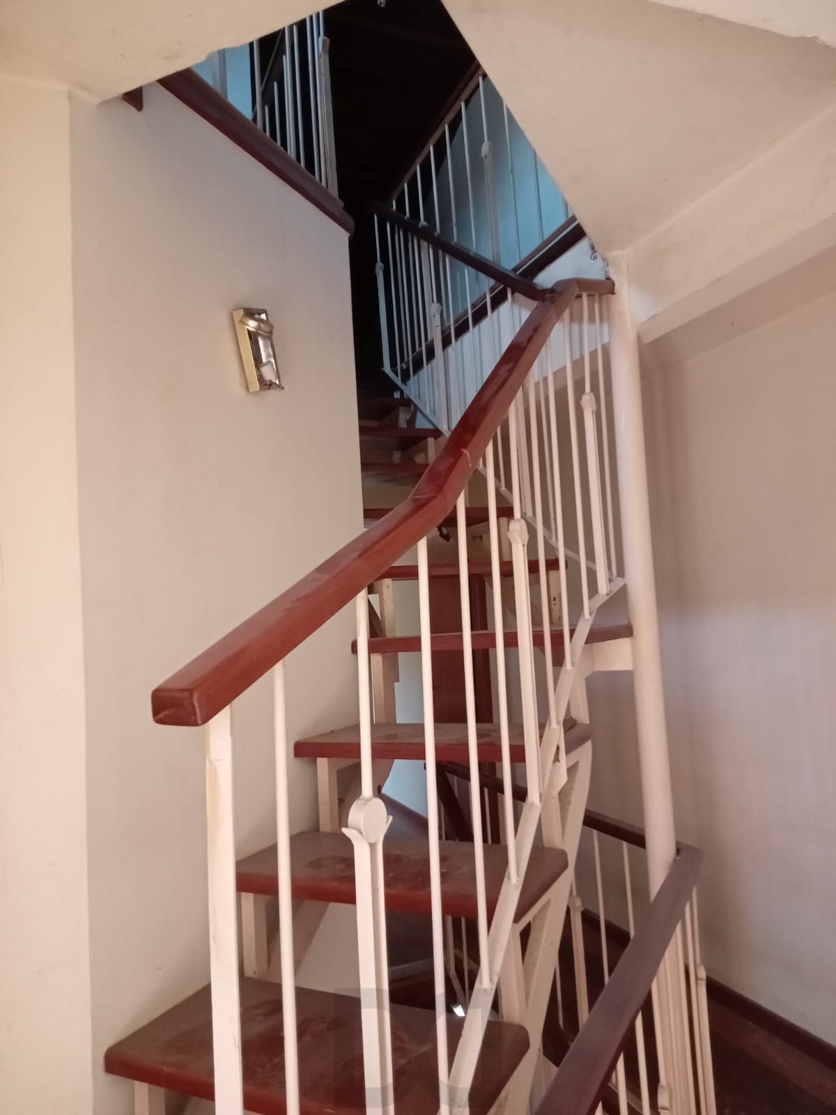 Ótima Casa com 4 Dormitórios no Bairro Cidade Baixa — foto 6