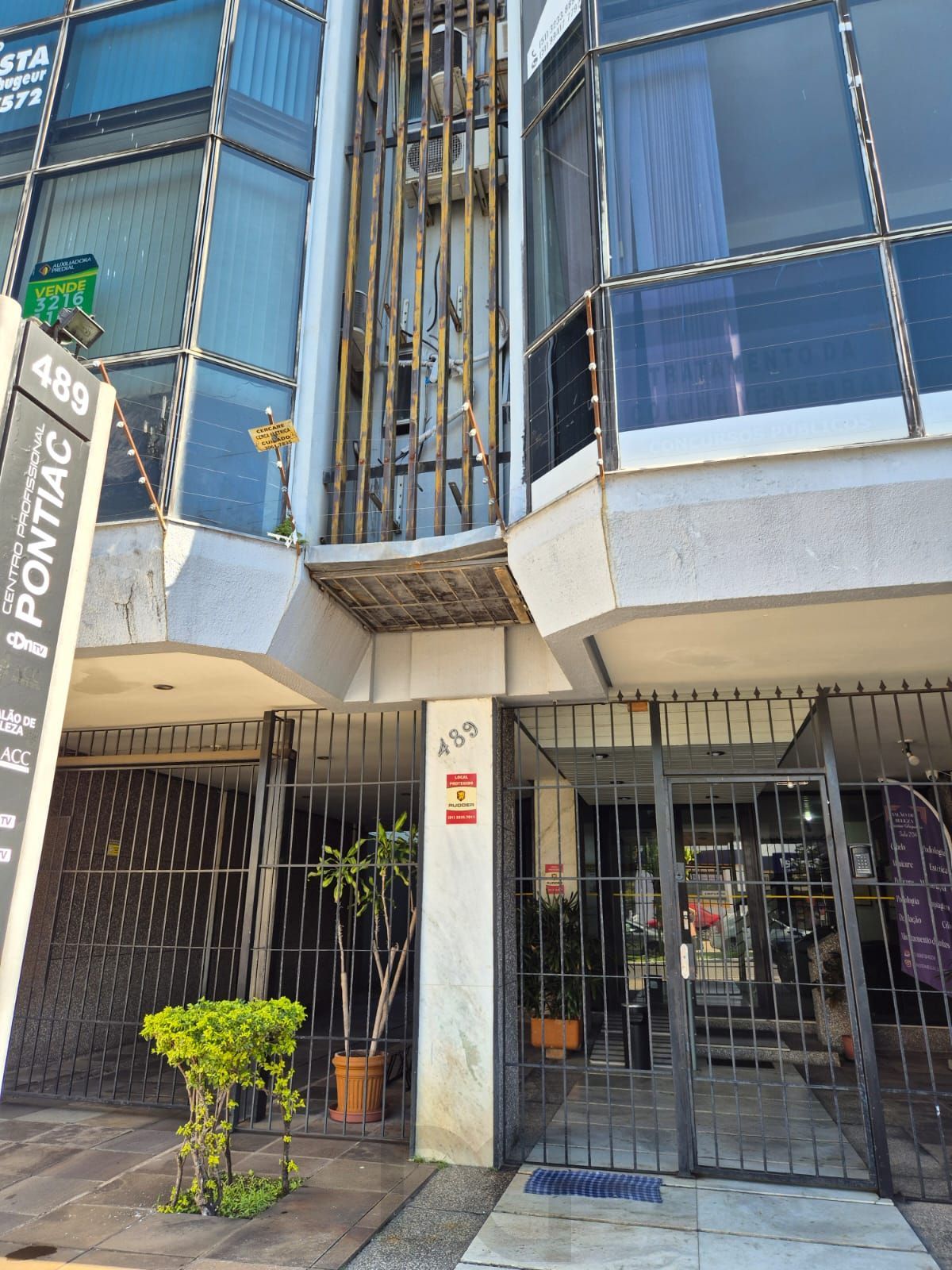 Sala comercial desocupada — foto 1