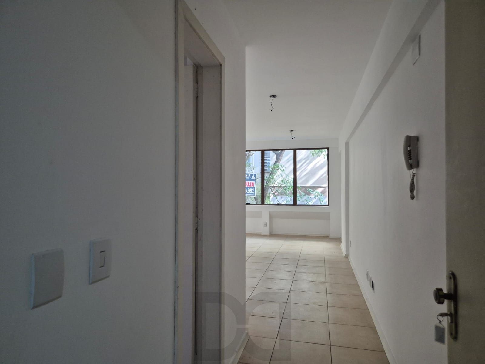 Sala comercial desocupada — foto 5