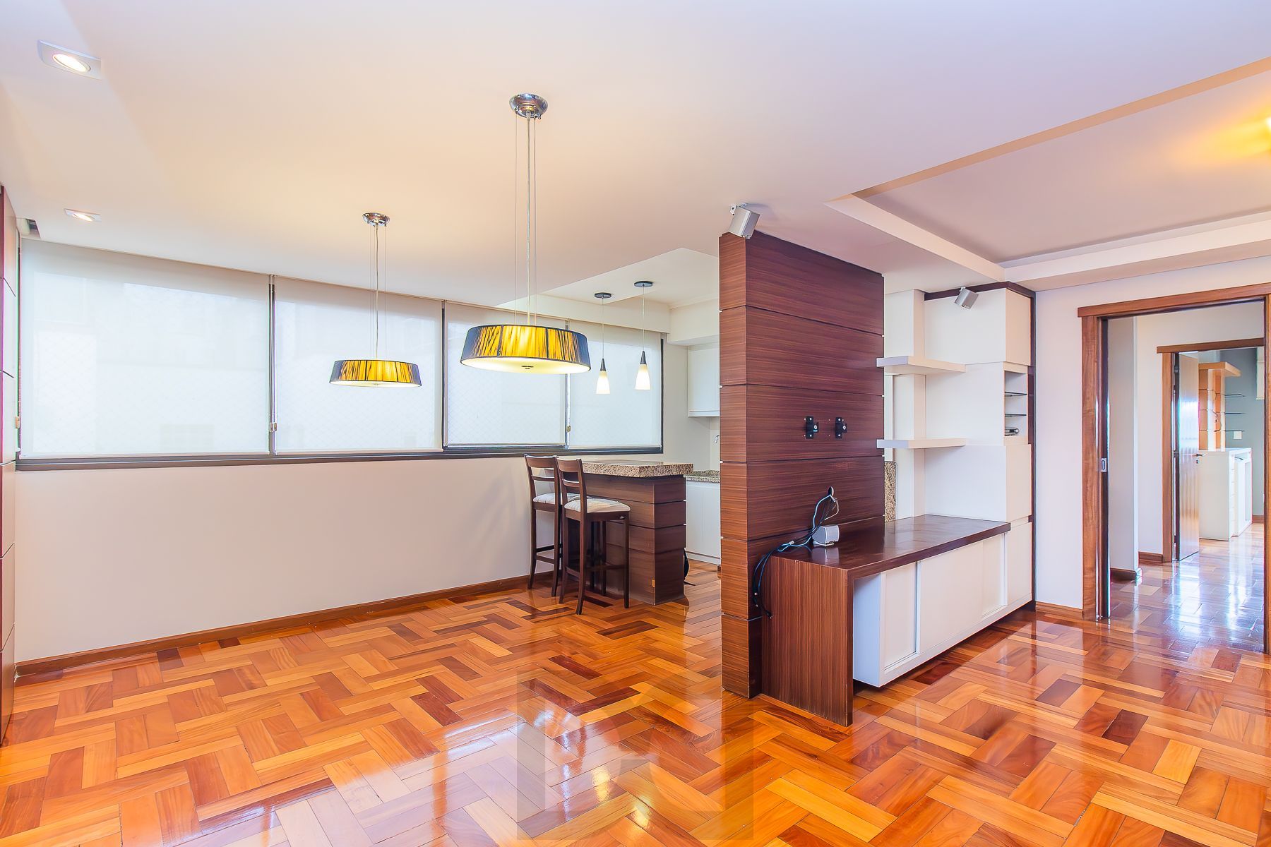 Apartamento semi mobiliado, impecável, com 126m² privativo. — foto 2