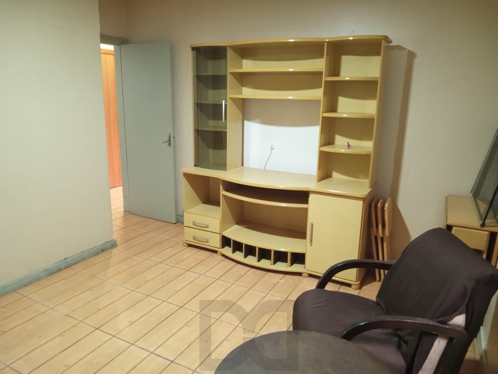 Apartamento um dormitório térreo com terraço lateral — foto 2