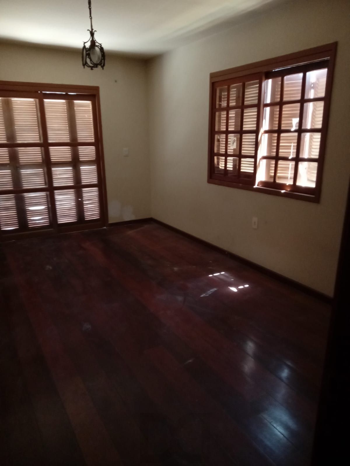 Ótima Casa com 4 Dormitórios no Bairro Cidade Baixa — foto 20