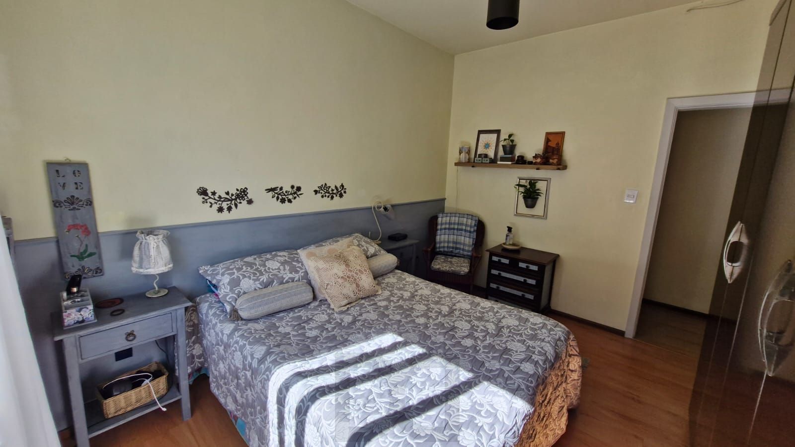 Apartamento no Menino Deus com 2 dormitórios e dependência de empregada com banheiro — foto 4