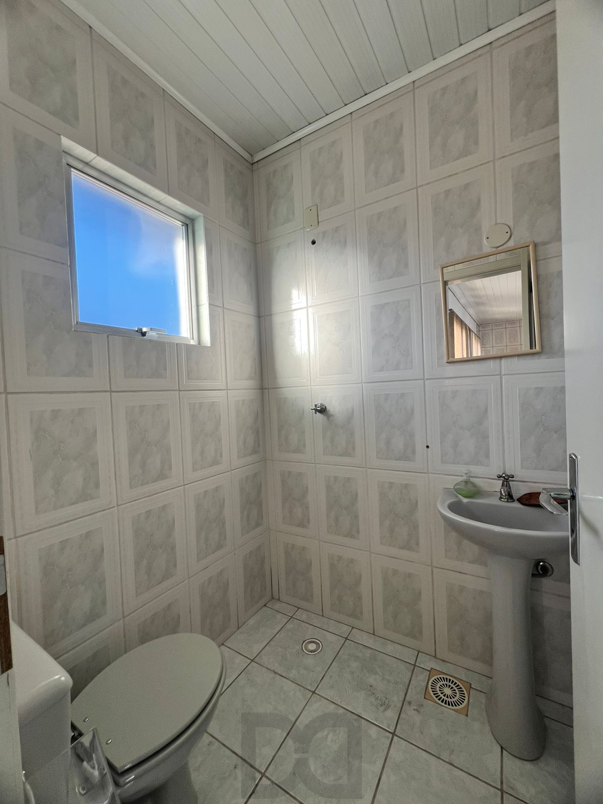 Casa à venda com 215m² na Hípica, 3 quartos sendo 1 suíte e 2 vagas — foto 24