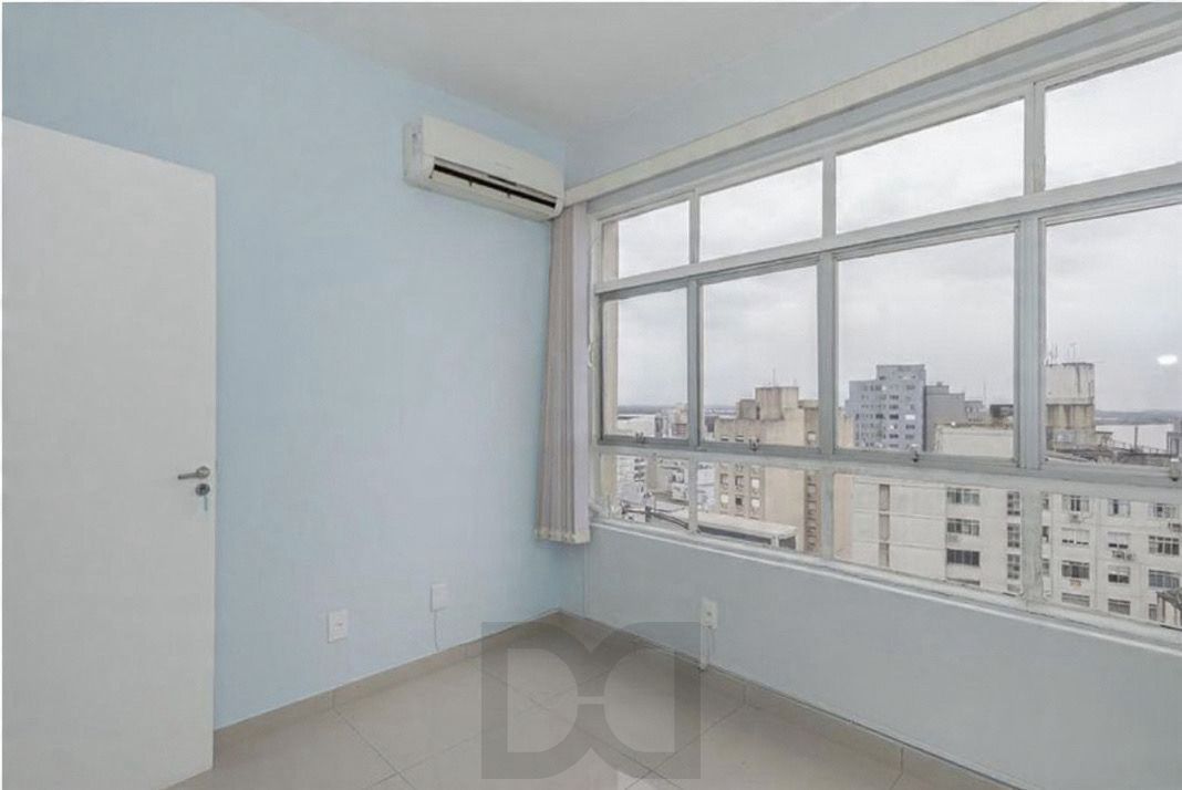 Sala Comercial Reformada no Centro Histórico | 46m² | Portaria 24h — foto 7