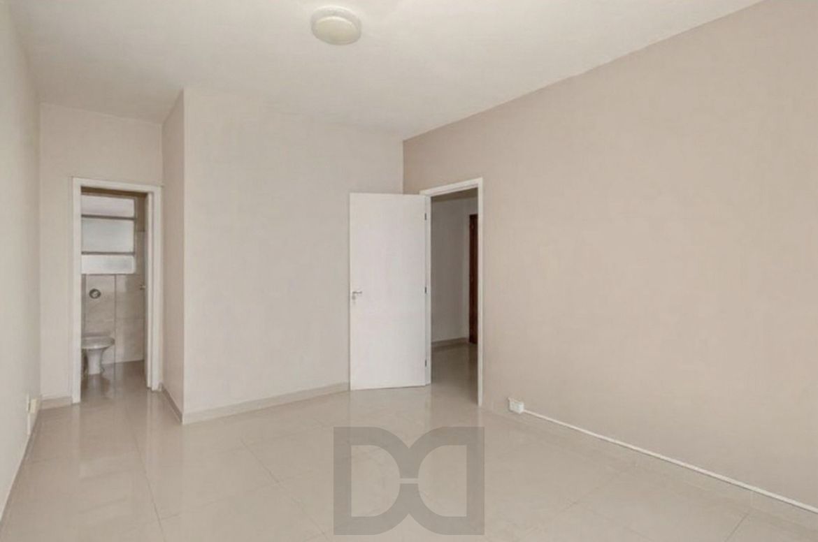 Sala Comercial Reformada no Centro Histórico | 46m² | Portaria 24h — foto 9