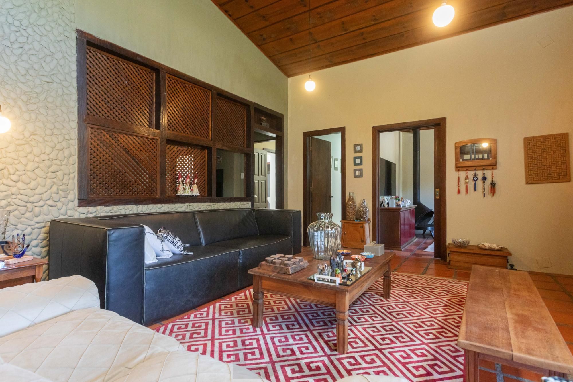 Casa em Condomínio com 5 quartos, 3 vagas e 350m² — foto 3