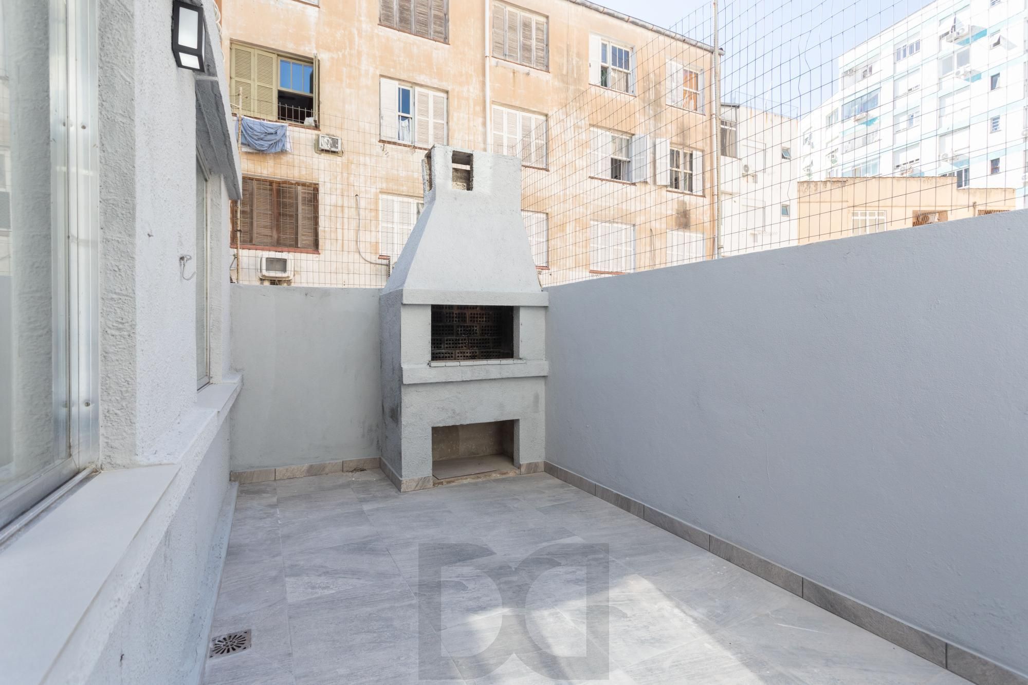 Apartamento Garden de dois dormitório Reformado passos da Redenção. — foto 23