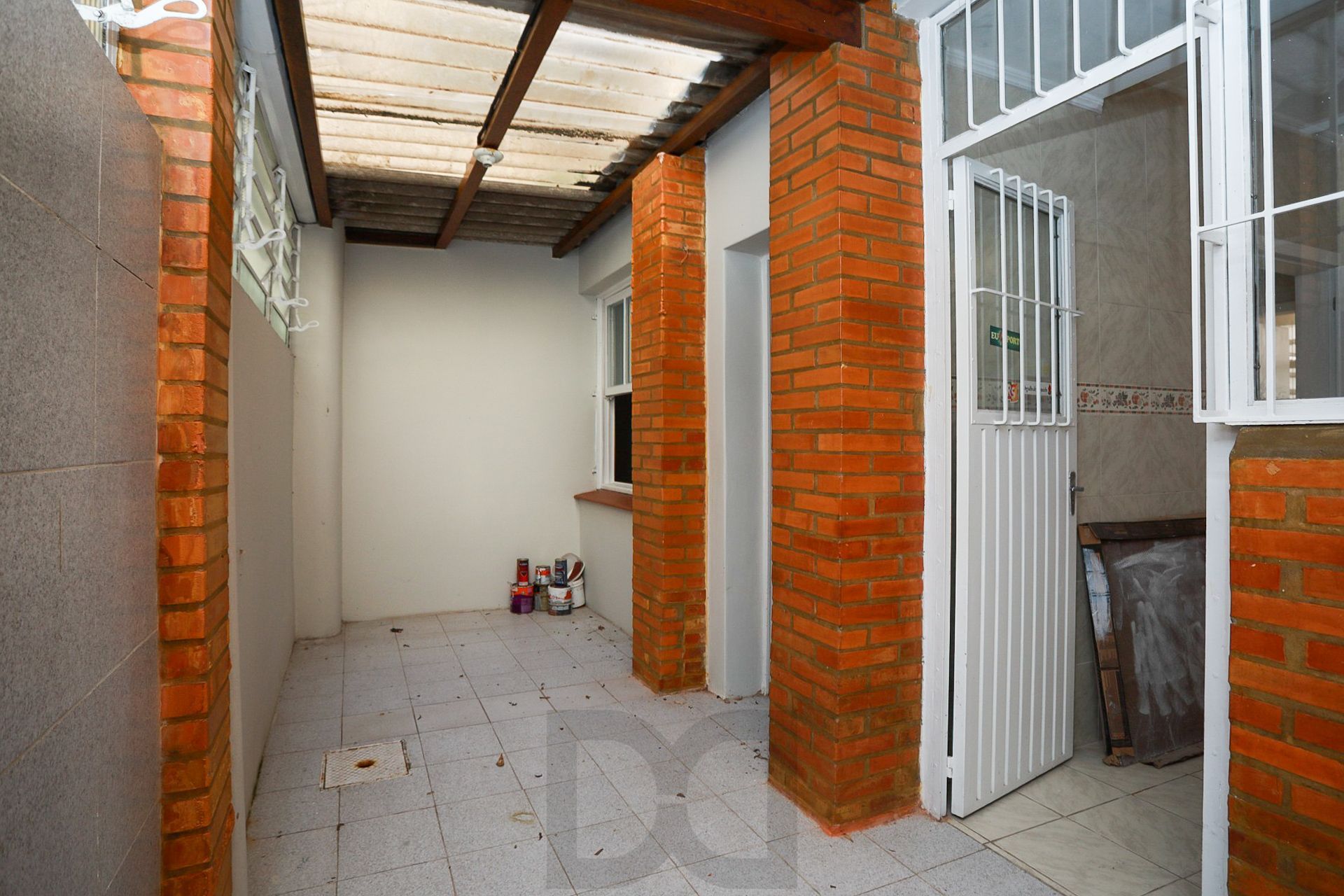 Apartamento Amplo no Menino Deus – 2 Dormitórios, 2 Banheiros e Churrasqueira — foto 16