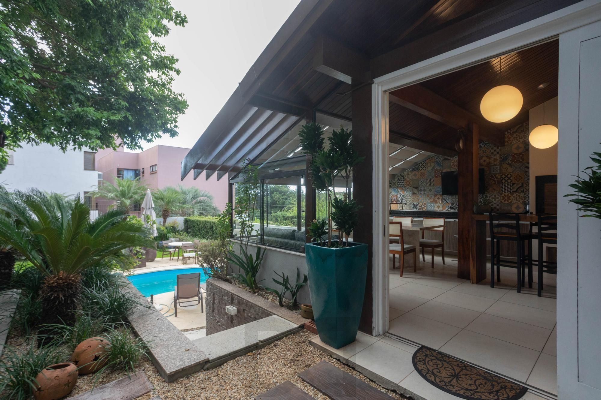 Casa com piscina no Chácara das Pedras — foto 34