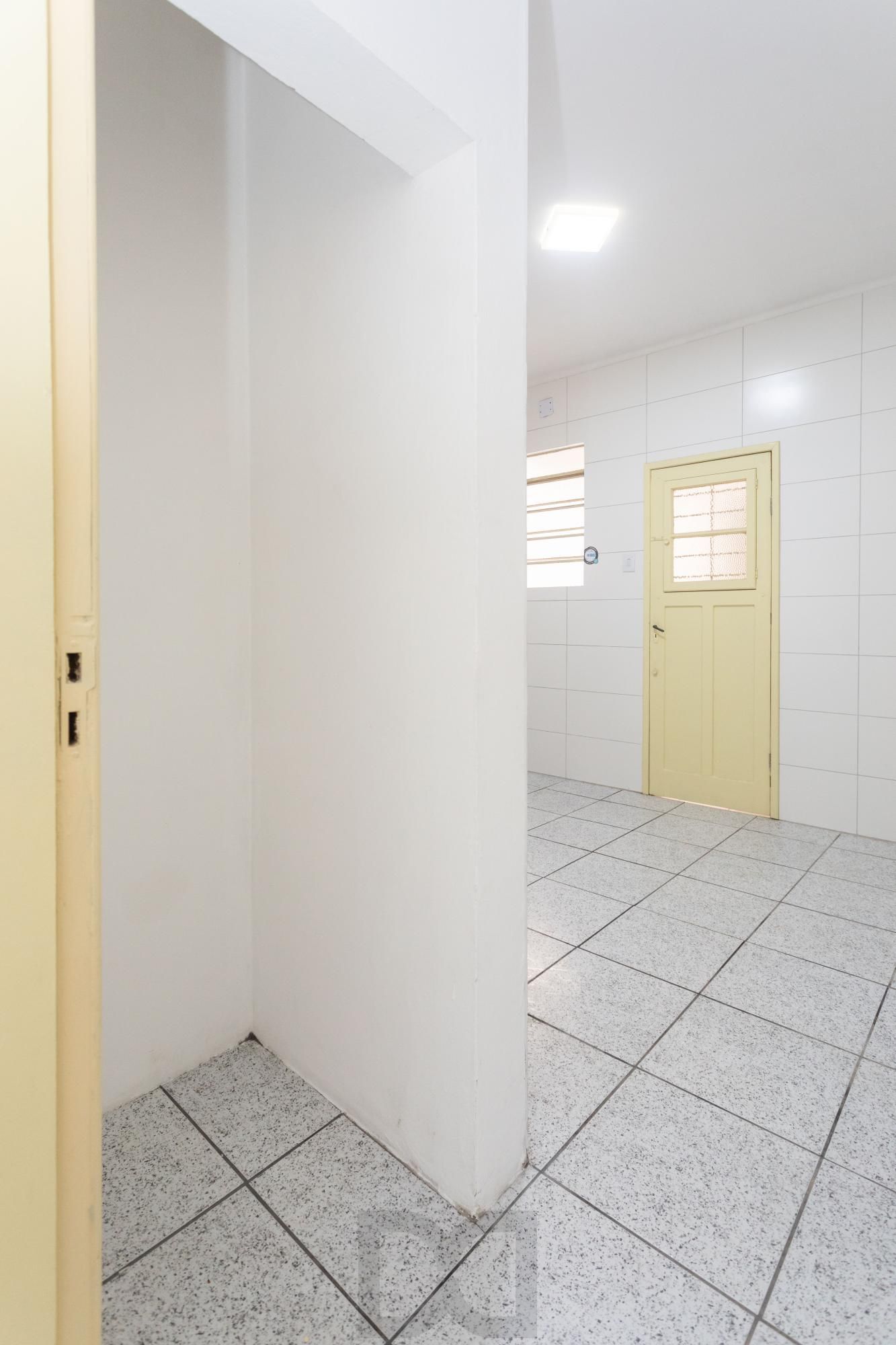 Amplo Apartamento de 3 Dormitórios com Sacada e Garagem na Av. Protásio Alves — foto 7