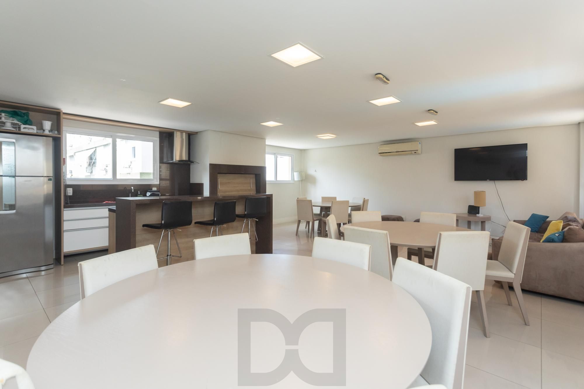 Apartamento de 3 dormitórios com suíte e garagem dupla no bairro Santana — foto 30
