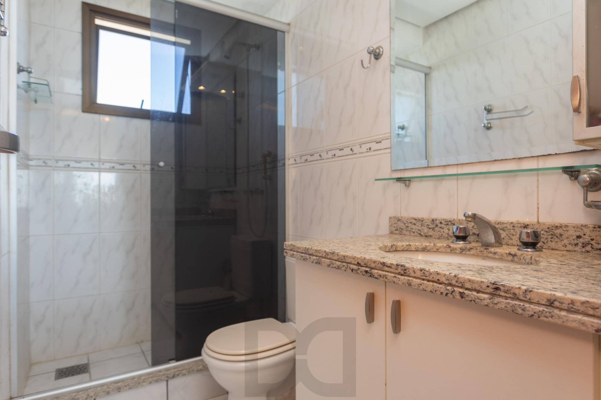 Apartamento 2 dormitórios sendo 1 suíte e 3 vagas no Petrópolis. — foto 19