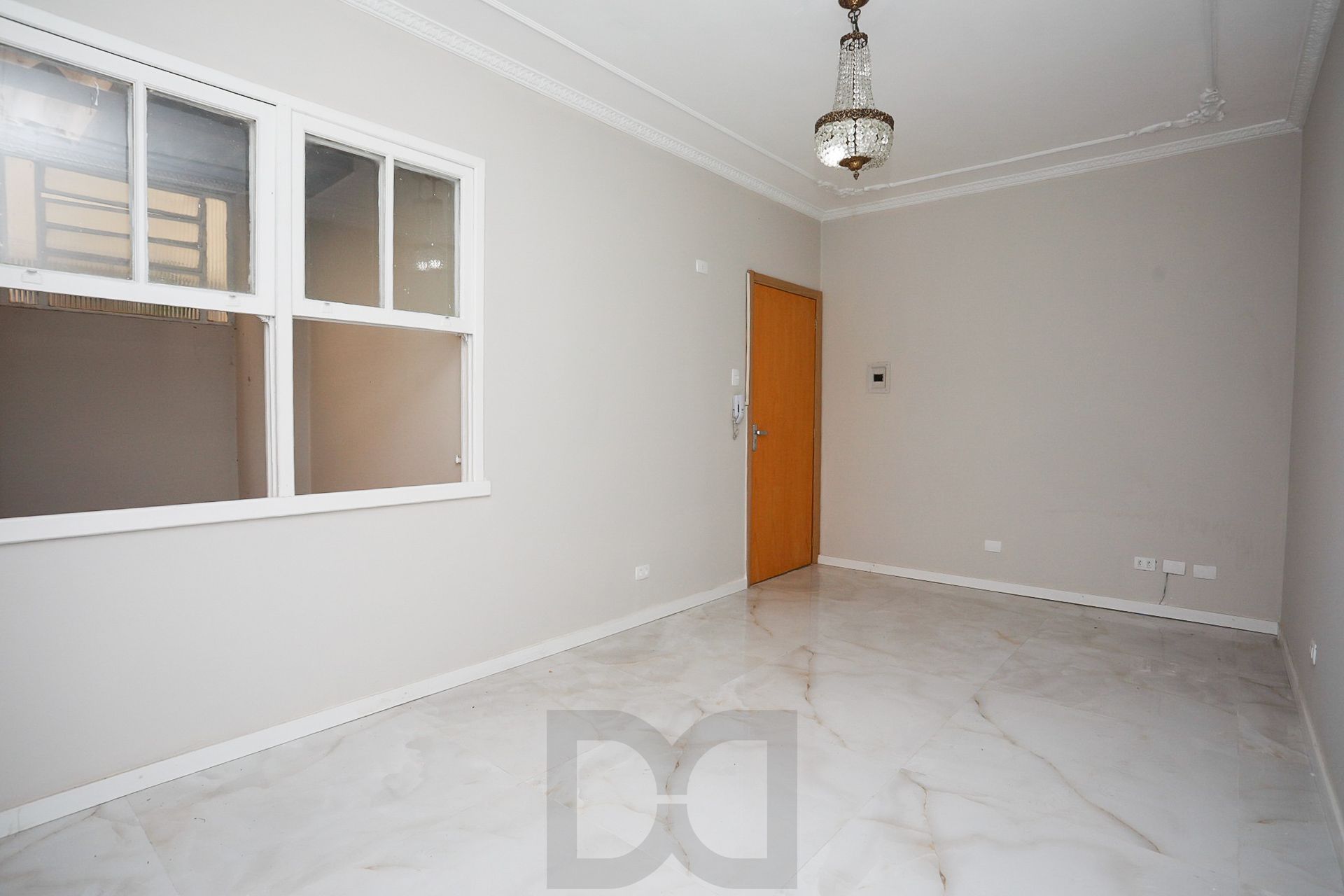 Apartamento Amplo no Menino Deus – 2 Dormitórios, 2 Banheiros e Churrasqueira — foto 3