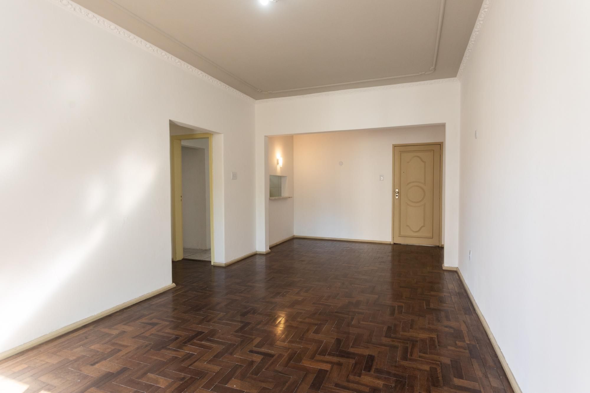 Amplo Apartamento de 3 Dormitórios com Sacada e Garagem na Av. Protásio Alves — foto 3