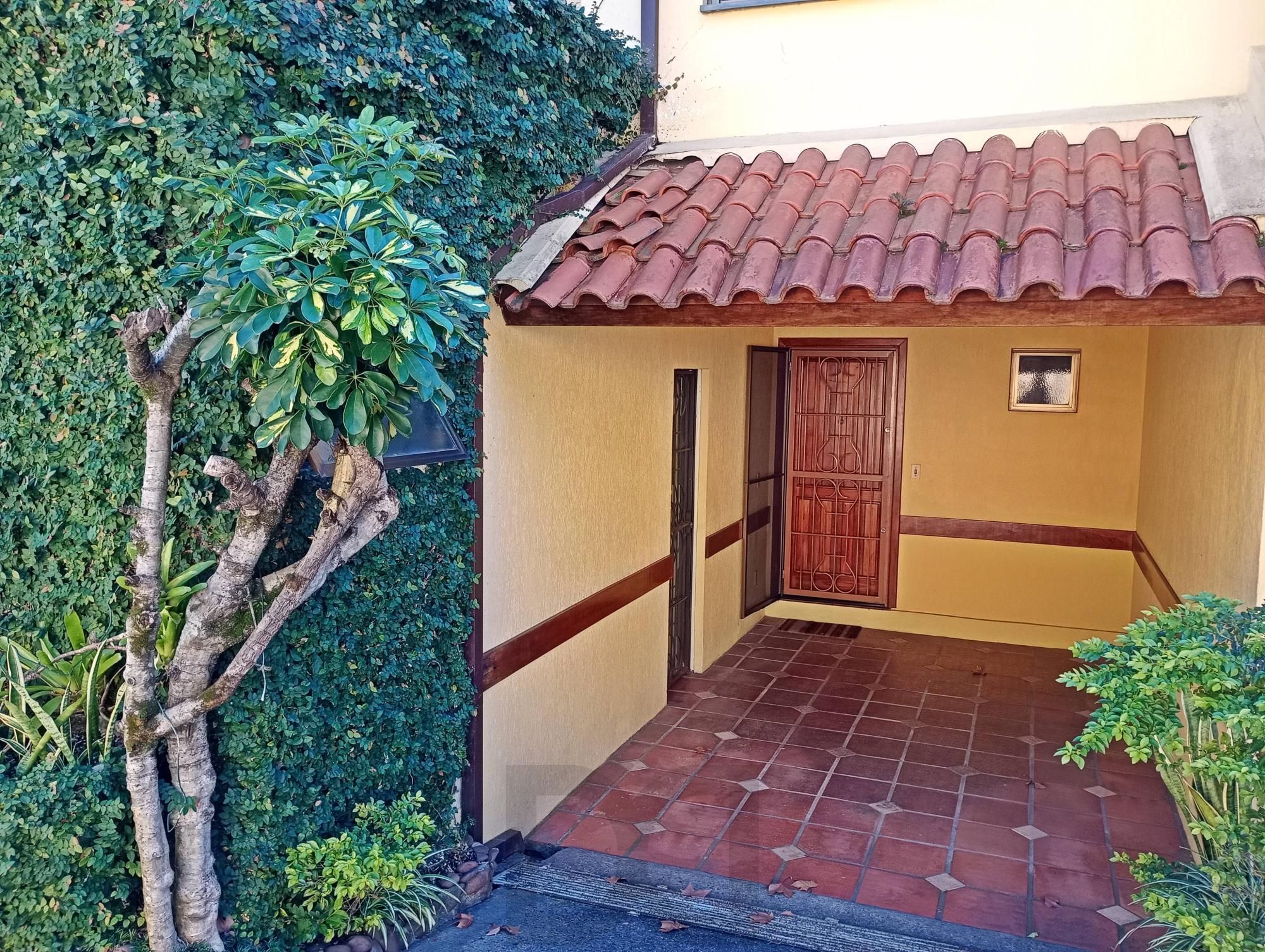 Casa em condomínio com piscina e 2 vagas — foto 8