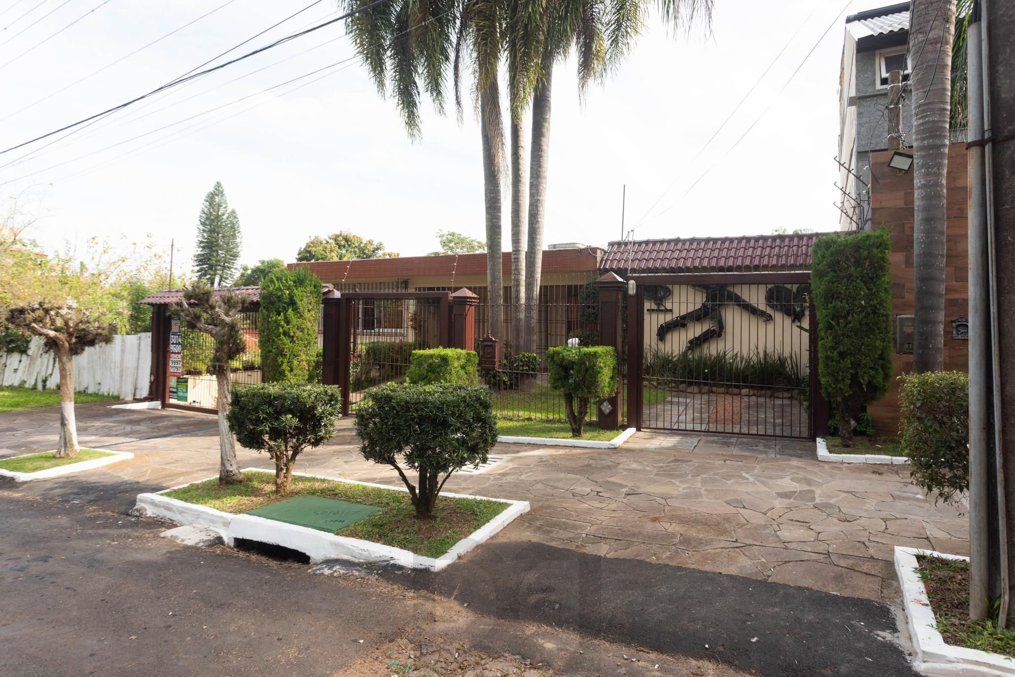 Casa com piscina e 470m2 no Chácara das Pedras — foto 1
