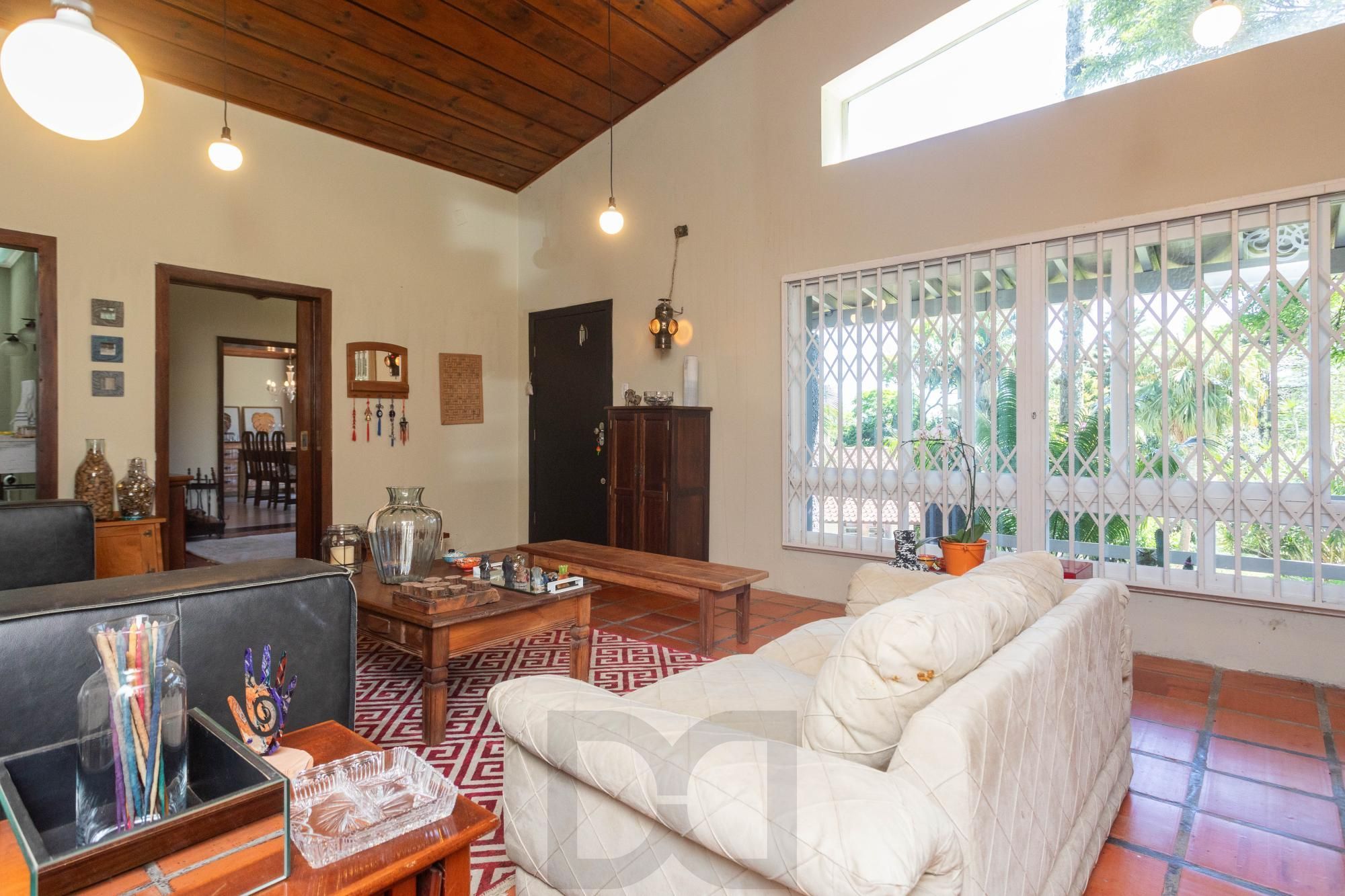 Casa em Condomínio com 5 quartos, 3 vagas e 350m² — foto 6