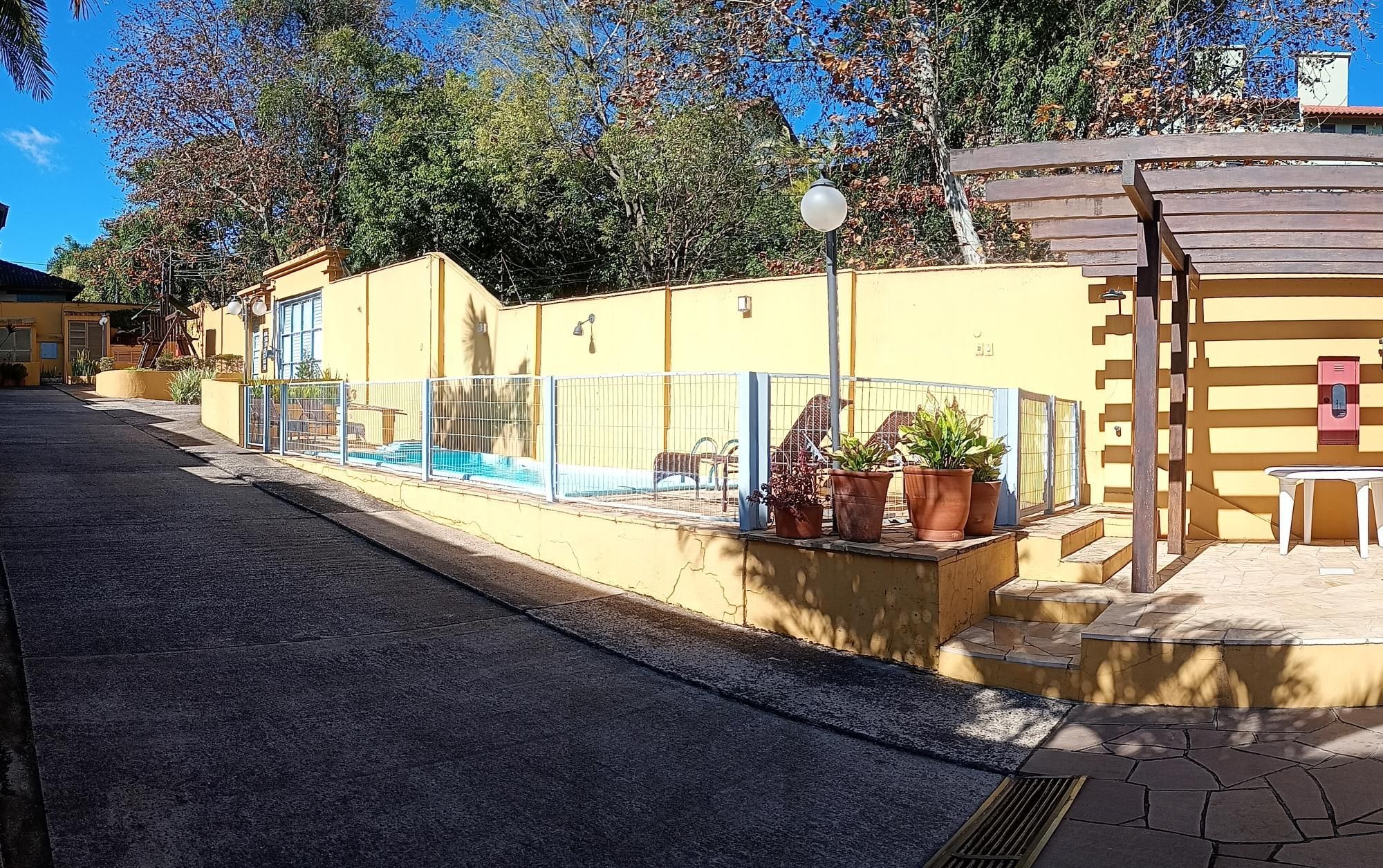 Casa em condomínio com piscina e 2 vagas — foto 7