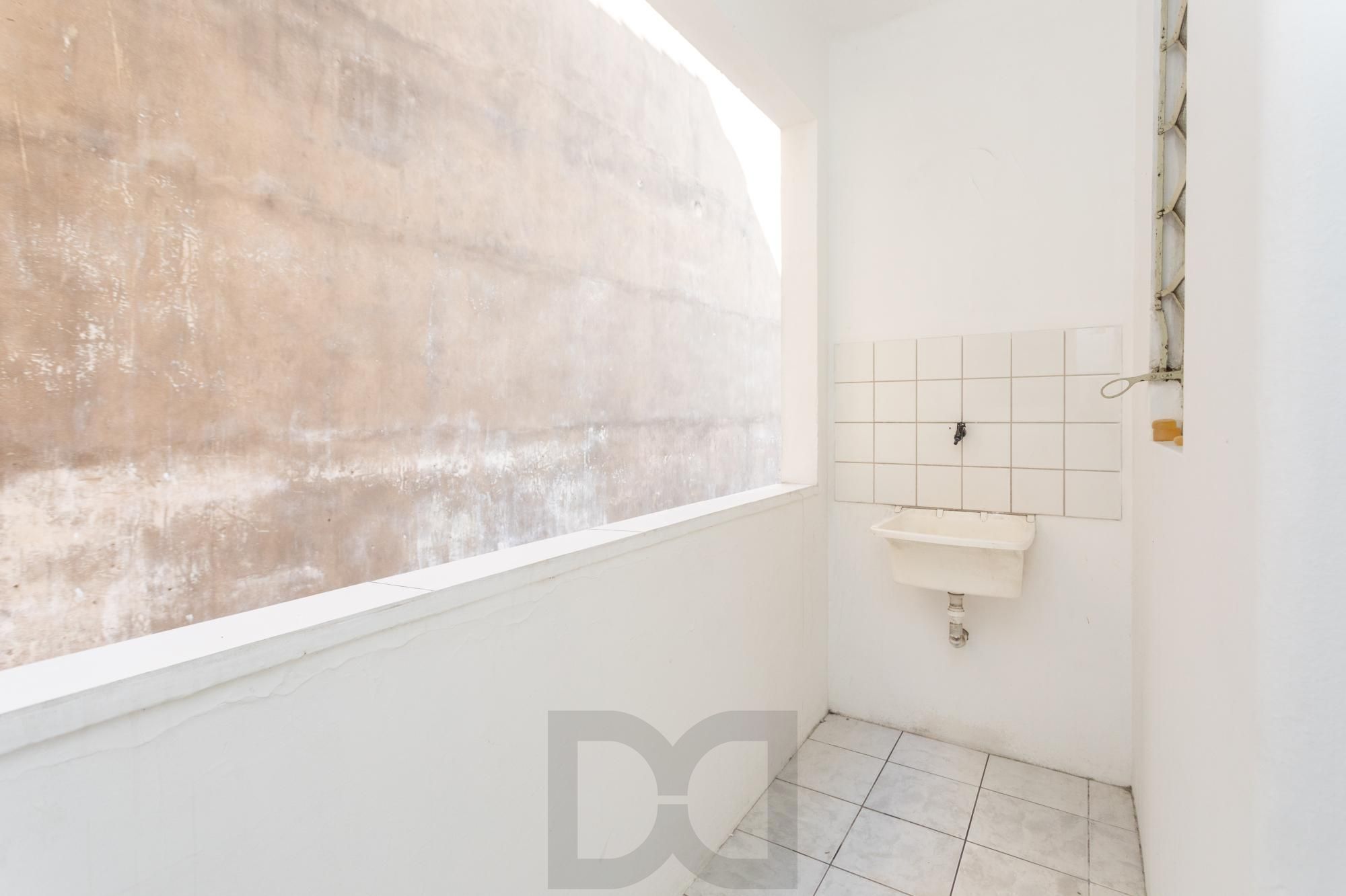 Amplo Apartamento de 3 Dormitórios com Sacada e Garagem na Av. Protásio Alves — foto 9