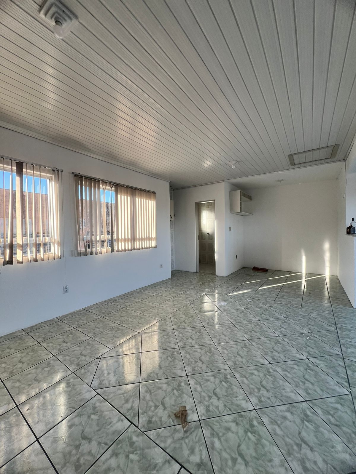 Casa à venda com 215m² na Hípica, 3 quartos sendo 1 suíte e 2 vagas — foto 28