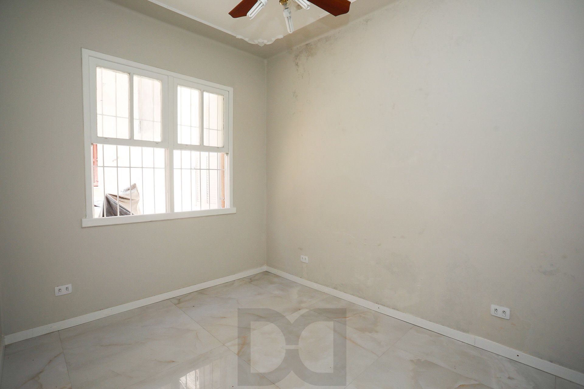 Apartamento Amplo no Menino Deus – 2 Dormitórios, 2 Banheiros e Churrasqueira — foto 4