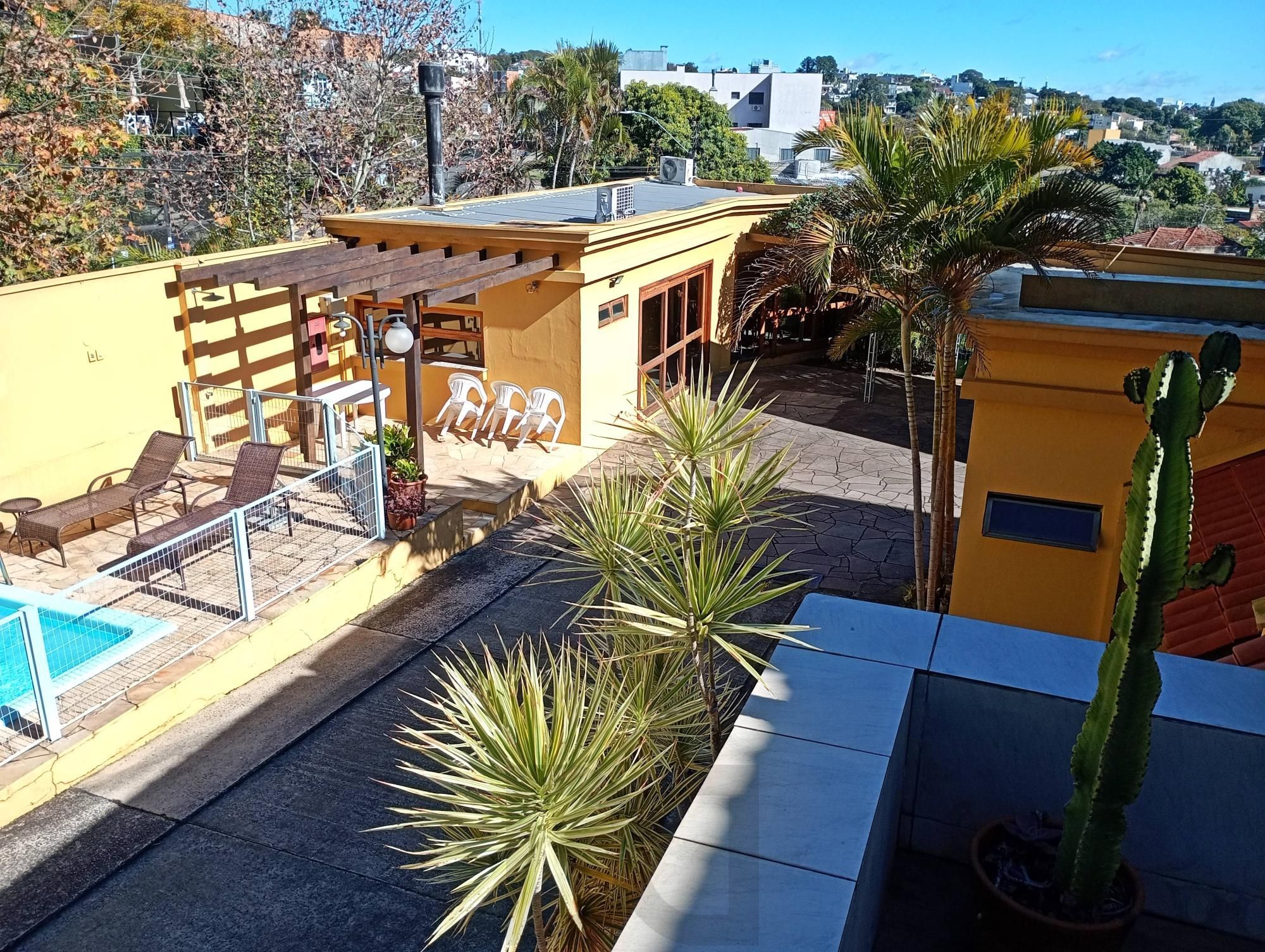 Casa em condomínio com piscina e 2 vagas — foto 4